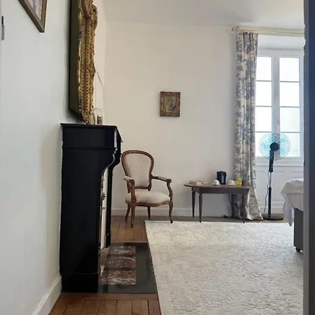 Nocleg ze śniadaniem Chateau Talence 1870 3*
